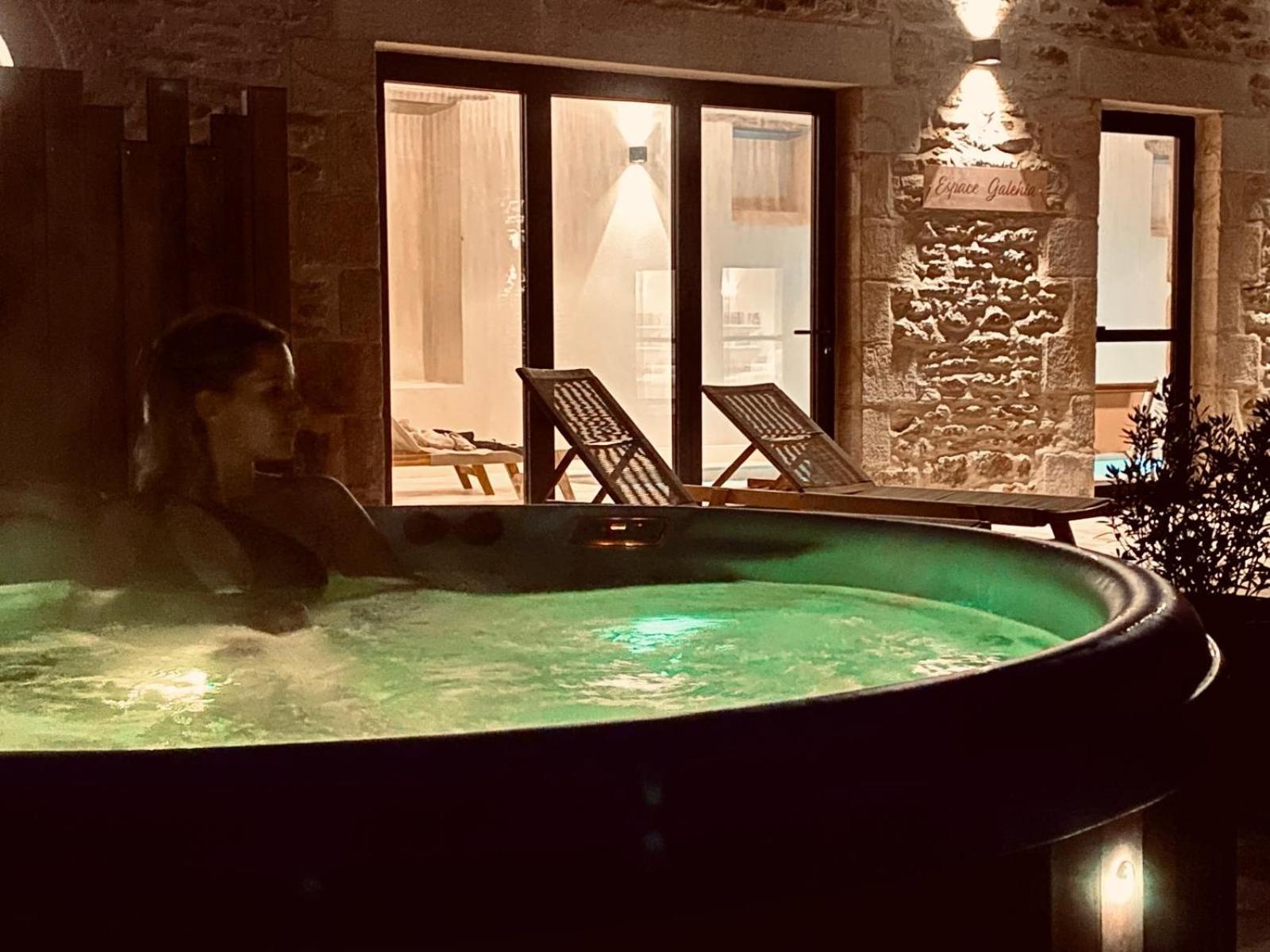 Le Domaine De Soani - Piscine Interieure, Jacuzzis & Sauna Adult Only Saint-Évarzec Exteriér fotografie